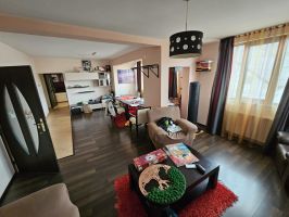 Apartament de inchiriat, 3 camere Decomandat  Podul de Fier 