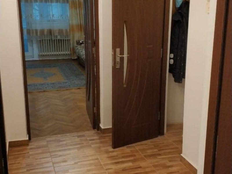 Apartament de inchiriat, 3 camere Decomandat  Tatarasi -1