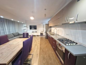 Apartament de inchiriat 3 camere lift mobilat utilat Doamna Stanca