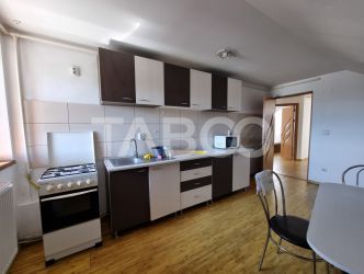 Apartament de inchiriat 3 camere parcare si dressing zona Piata Cluj