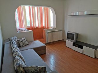 Apartament de inchiriat, 3 camere Semidecomandat  Alexandru cel Bun 