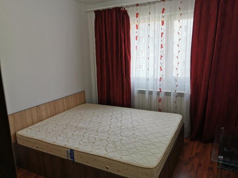 Apartament de inchiriat, 3 camere Semidecomandat  Alexandru cel Bun -7