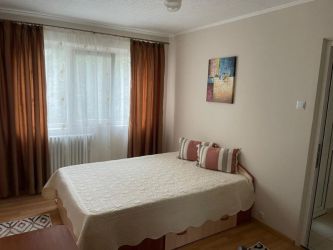 Apartament de inchiriat, 3 camere Semidecomandat  Podu Ros 