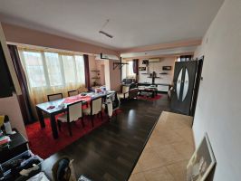 Apartament de inchiriat, 3 camere Semidecomandat  Podul de Fier 