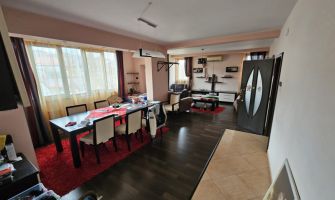 Apartament de inchiriat, 3 camere Semidecomandat  Podul de Fier 