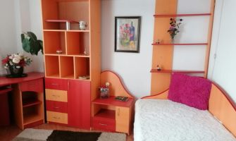 Apartament de inchiriat, 4 camere Decomandat  CUG 