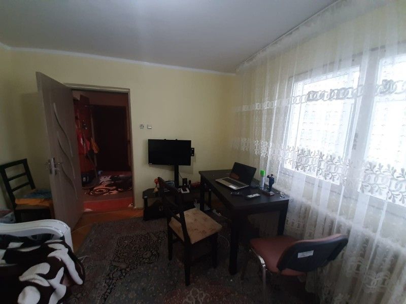 Apartament de inchiriat, 4 camere Decomandat  Tatarasi -5