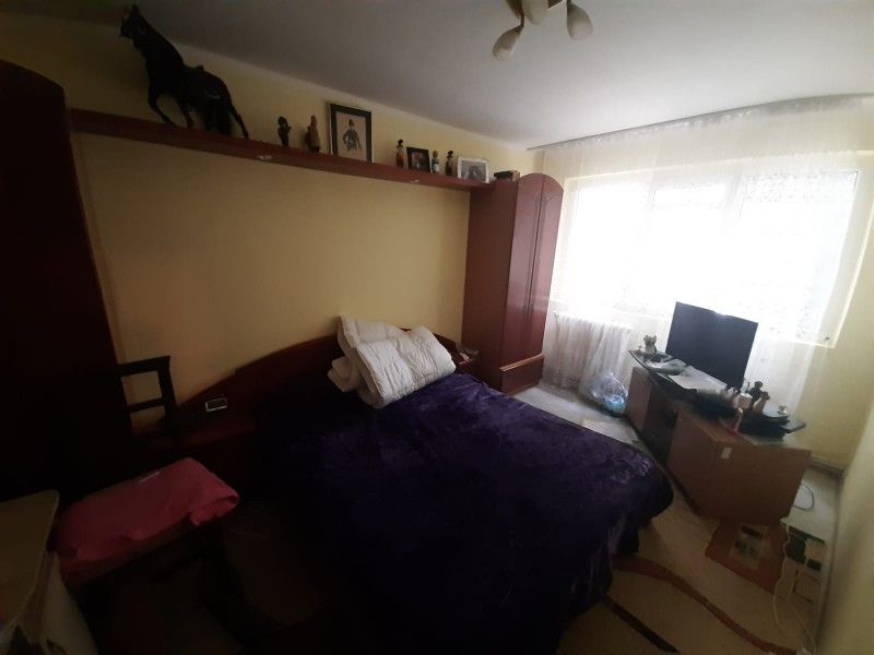 Apartament de inchiriat, 4 camere Decomandat  Tatarasi -7