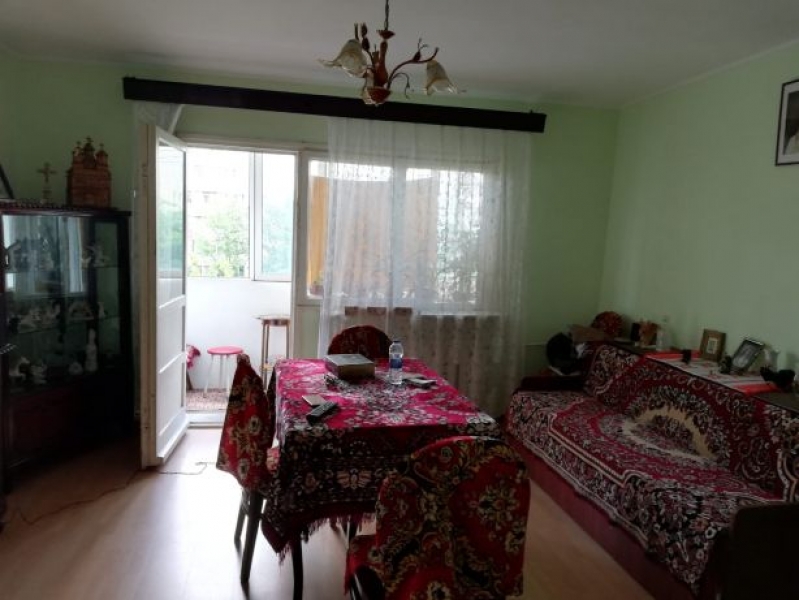 Apartament de inchiriat in Bucuresti cu 3 camere zona Piata Moghioros-4