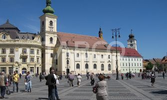 Apartament de inchiriat in Centrul Istoric din Sibiu gradina 150 mp