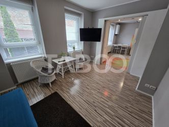 Apartament de inchiriat la casa renovat zona linistita Orasul de Jos 