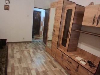 Apartament de inchiriat, o camera Decomandat  Baza 3 