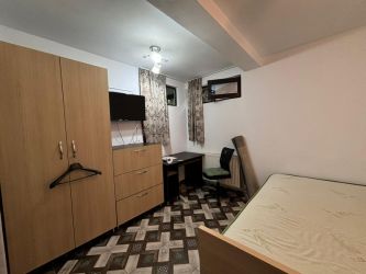 Apartament de inchiriat, o camera Decomandat  Central 