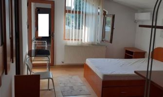 Apartament de inchiriat, o camera Decomandat  Centru 