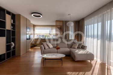 Apartament de lux de vanzare cu 3 camere cu gradina de 200 mp 