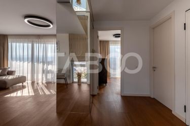 Apartament de lux de vanzare cu 3 camere si gradina de 200 mp 