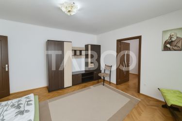 Apartament de vanzare 2 camere balcon etaj intermediar