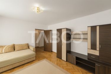Apartament de vanzare 2 camere balcon etaj intermediar