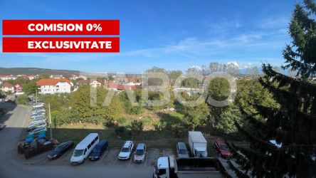 Apartament de vanzare 2 camere cu vedere la munte etaj 4 Vasile Aaron