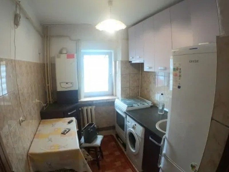Apartament de vanzare, 2 camere Decomandat  Dacia -3