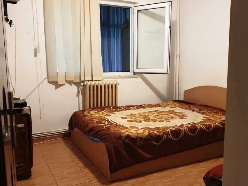 Apartament de vanzare, 2 camere Decomandat  Nicolina -6