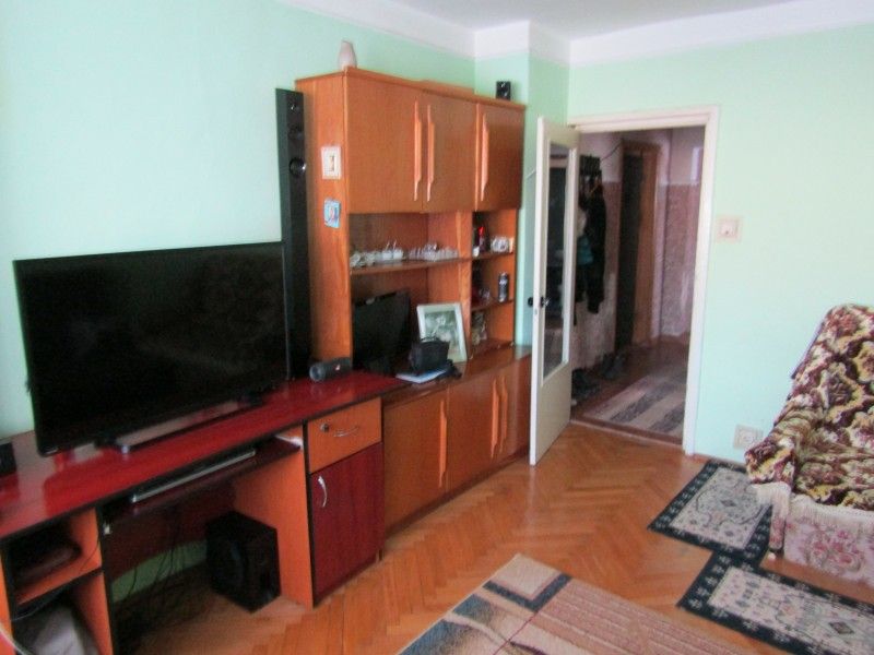 Apartament de vanzare, 2 camere Decomandat  Tatarasi -7