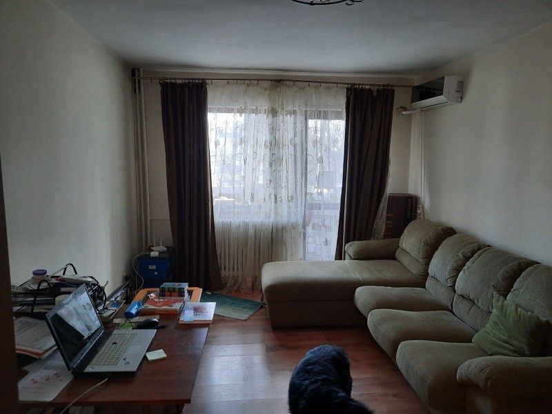 Apartament de vanzare, 2 camere Decomandat  Tatarasi -3