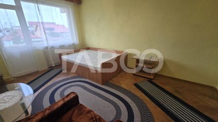 Apartament de vanzare 2 camere decomandate etaj intermediar Strand