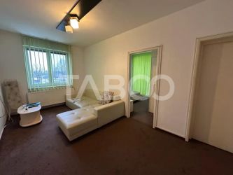 Apartament de vanzare 2 camere etaj 1 boxa depozitare zona Strand