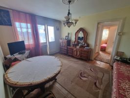 Apartament de vanzare, 2 camere Semidecomandat  Podu Ros 