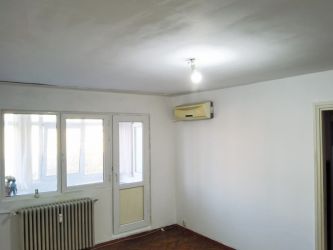 Apartament de vanzare, 2 camere Semidecomandat  Podu Ros 
