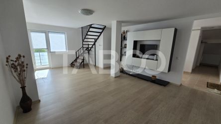 Apartament de vanzare 3 camere 115mpu+balcon de 15mp in zona Tilisca  
