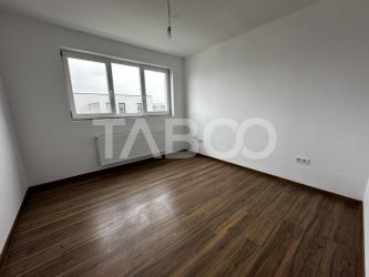 Apartament de vanzare 3 camere 2 bai logie balcon si 1 loc de parcare