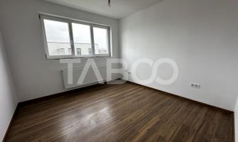 Apartament de vanzare 3 camere 2 bai logie balcon si 1 loc de parcare