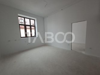 Apartament de vanzare 3 camere 3 bai zona centrala - predare la ALB