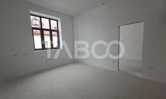 Apartament de vanzare 3 camere 3 bai zona centrala - predare la ALB
