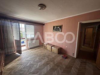 Apartament de vanzare 3 camere 50 mp utili zona Mihai Viteazul