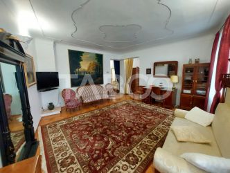 Apartament de vanzare 3 camere 77 mpu pivnita anexa in Centrul Istoric