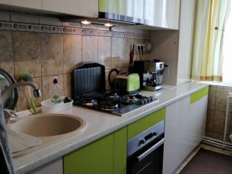 Apartament de vanzare, 3 camere Decomandat  Alexandru cel Bun 