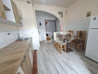 Apartament de vanzare 3 camere decomandat Mihai Viteazul bloc cu lift