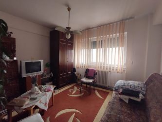 Apartament de vanzare, 3 camere Decomandat  Podu Ros 