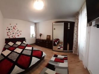 Apartament de vanzare, 3 camere Decomandat  Podu Ros 