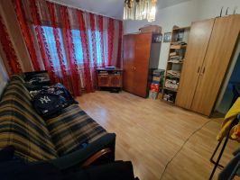 Apartament de vanzare, 3 camere Semidecomandat  Mircea cel Batran 