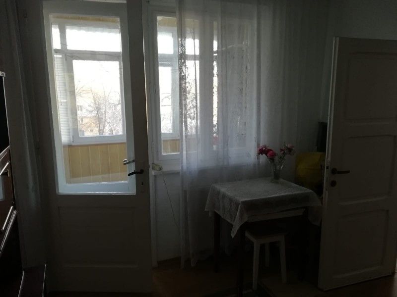 Apartament de vanzare, 3 camere Semidecomandat  Tudor Vladimirescu -7