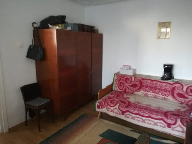 Apartament de vanzare, 3 camere Semidecomandat  Tudor Vladimirescu -9