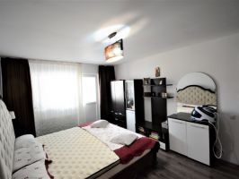 Apartament de vanzare, 4 camere Decomandat  Galata 