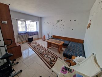 Apartament de vanzare, 4 camere Decomandat  Galata 