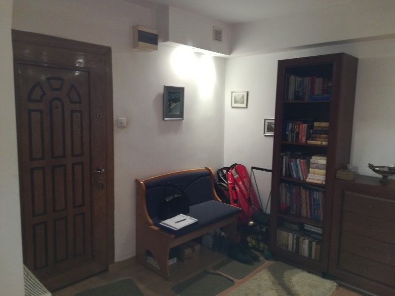 Apartament de vanzare, 4 camere Decomandat  Tatarasi -2