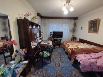Apartament de vanzare, 68 camere Semidecomandat  Podu Ros 