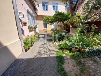 Apartament de vanzare 68 mpu 2 camere pivnita Centrul Istoric Sibiu 